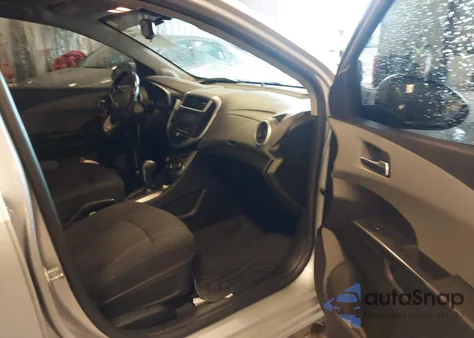 2017 Chevrolet Sonic Lt Auto z USA, uszkodzony, nr VIN 1G1JD5SH2H4127337